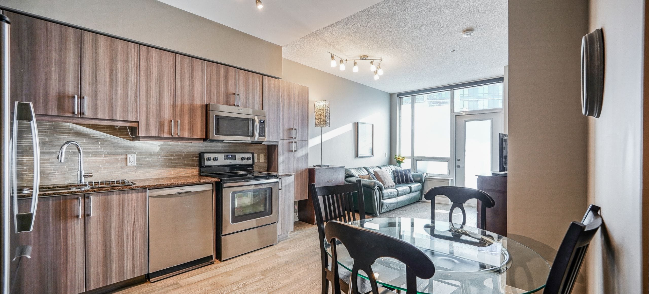 95 North Park Road Suite 120 - Sold By The Beverley Glen Real Estate Specialists