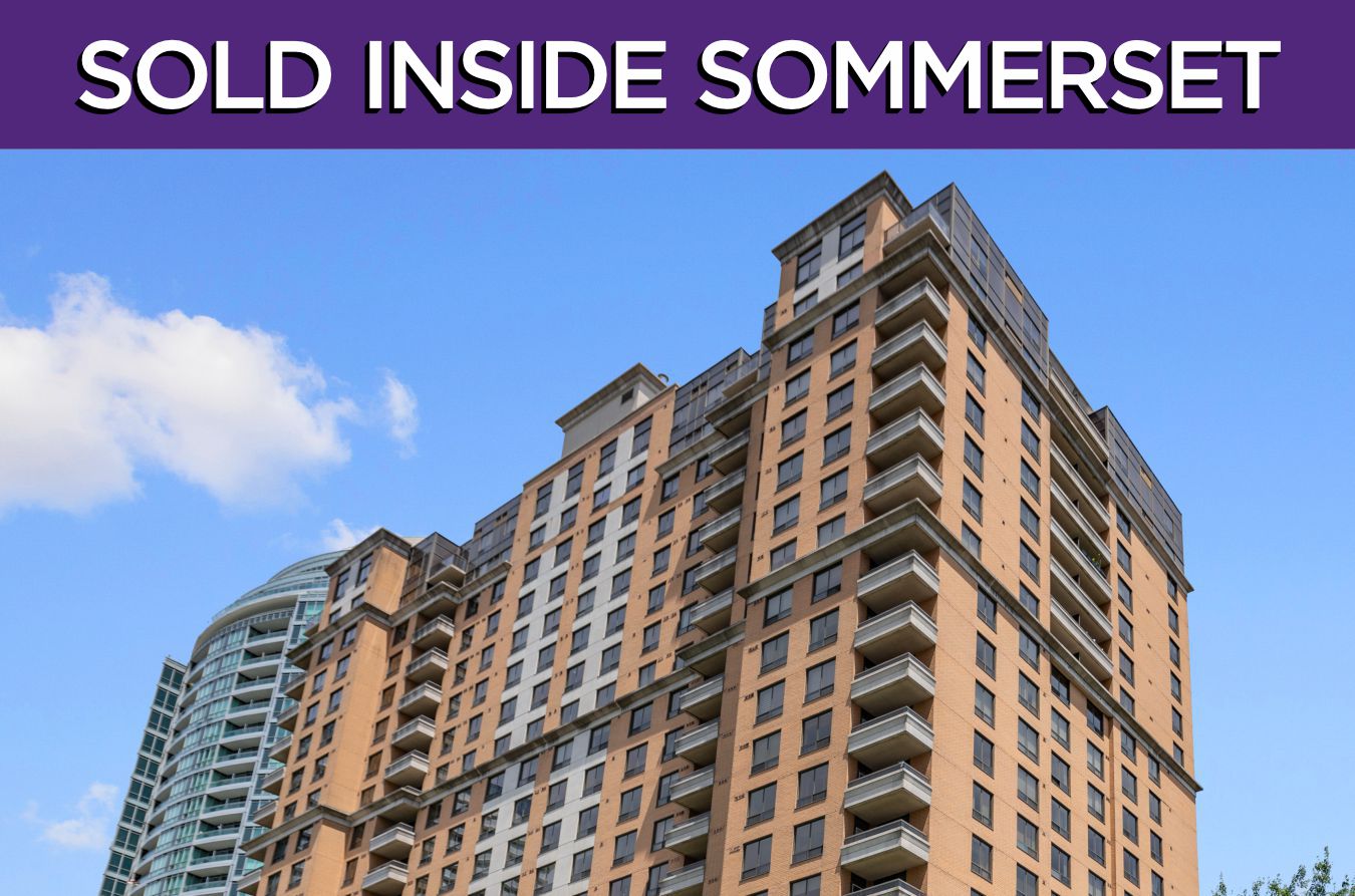 18 Sommerset Way Unit 1817 - Sold By The Best Yonge-Doris Real Estate Agent