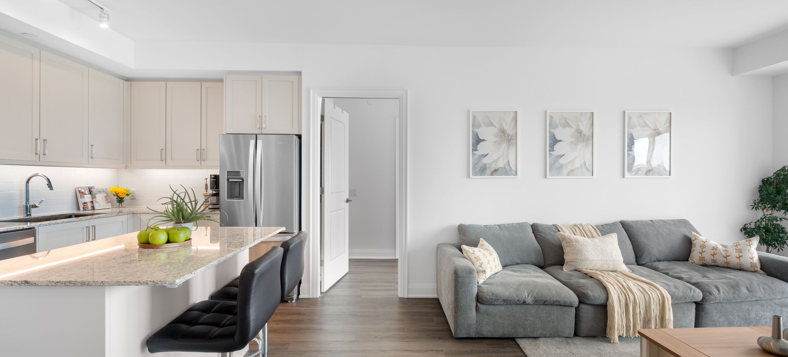 10 Gatineau Drive Unit 1103 - Slider