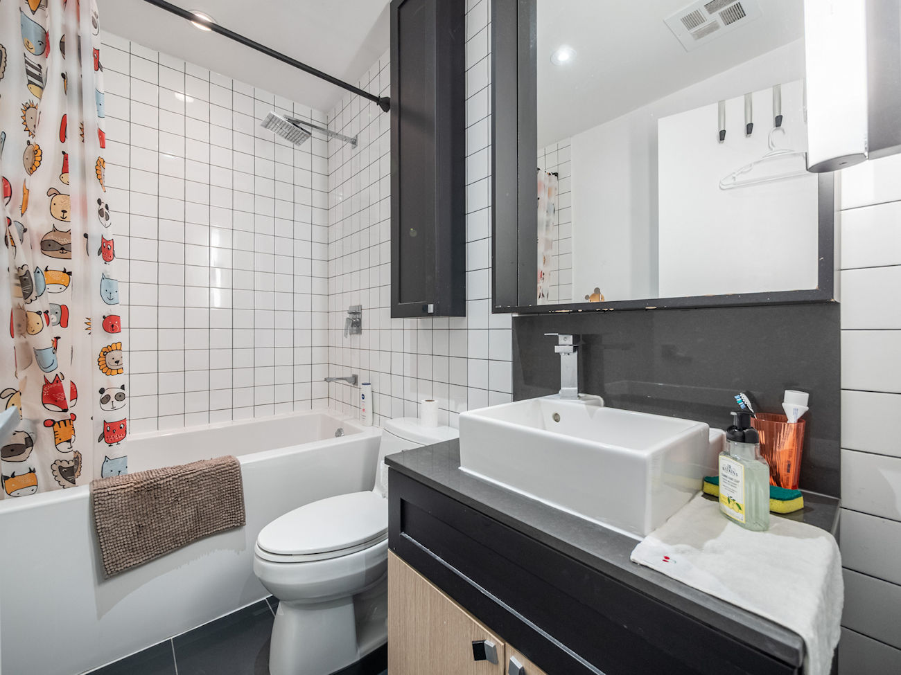 783 Bathurst Street Unit 406 (27)