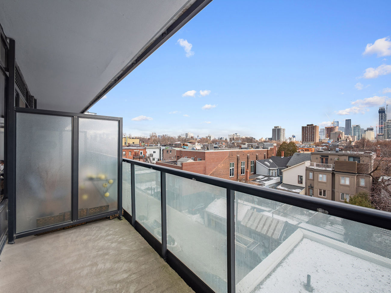 783 Bathurst Street Unit 406 (30)