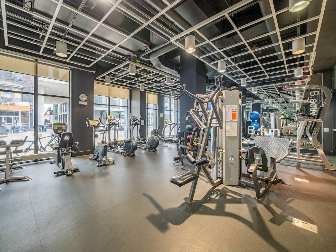 783 Bathurst Street Unit 406 (35)