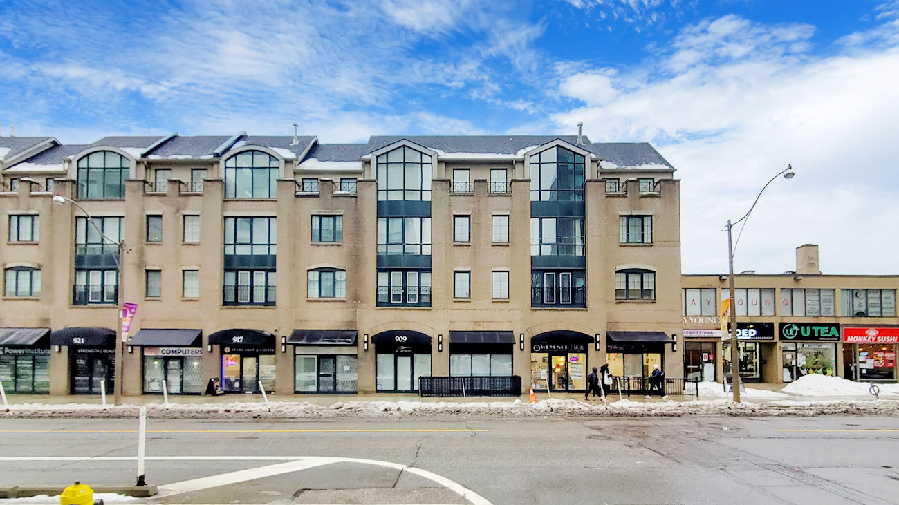 909 Yonge Street #27-28 (2)