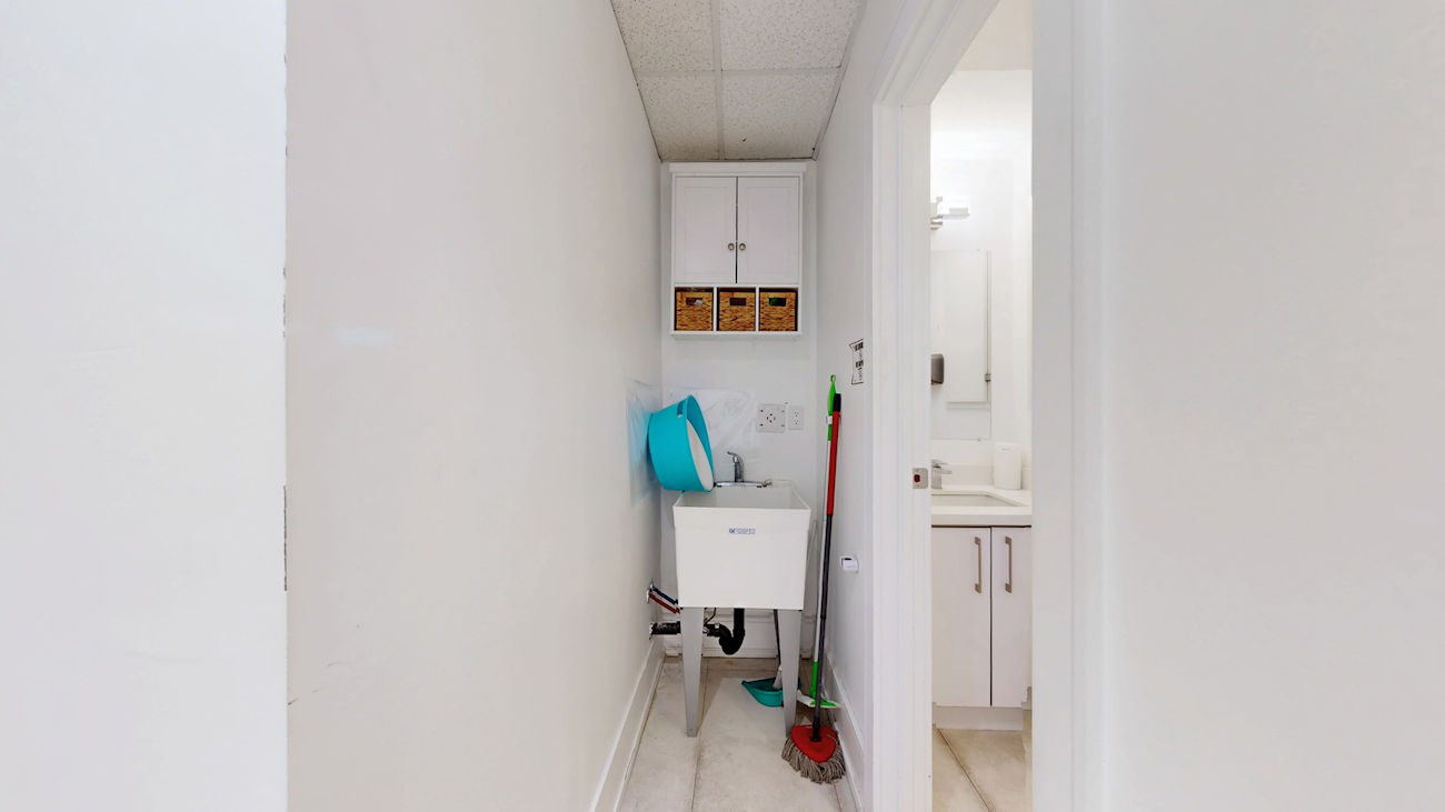 909 Yonge Street #27-28 (27)