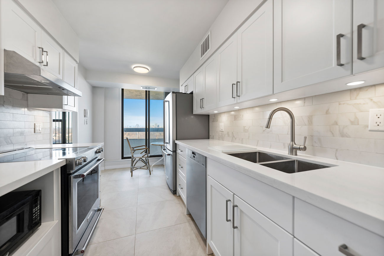 100 Quebec Avenue #1502 (21)