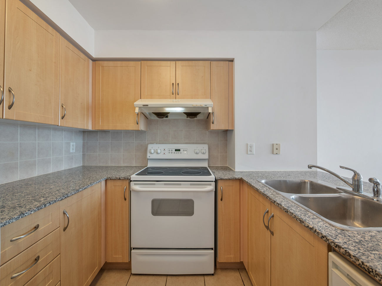 60 Disera Drive Unit 1101 (9)