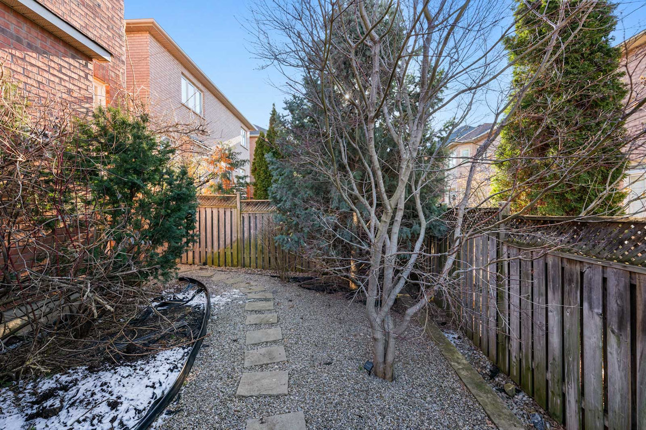 90 Summeridge Drive (43)