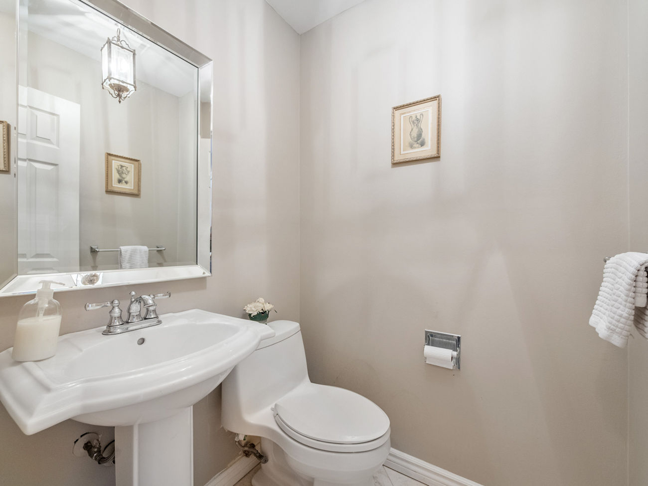 49 Miriam Crescent-29