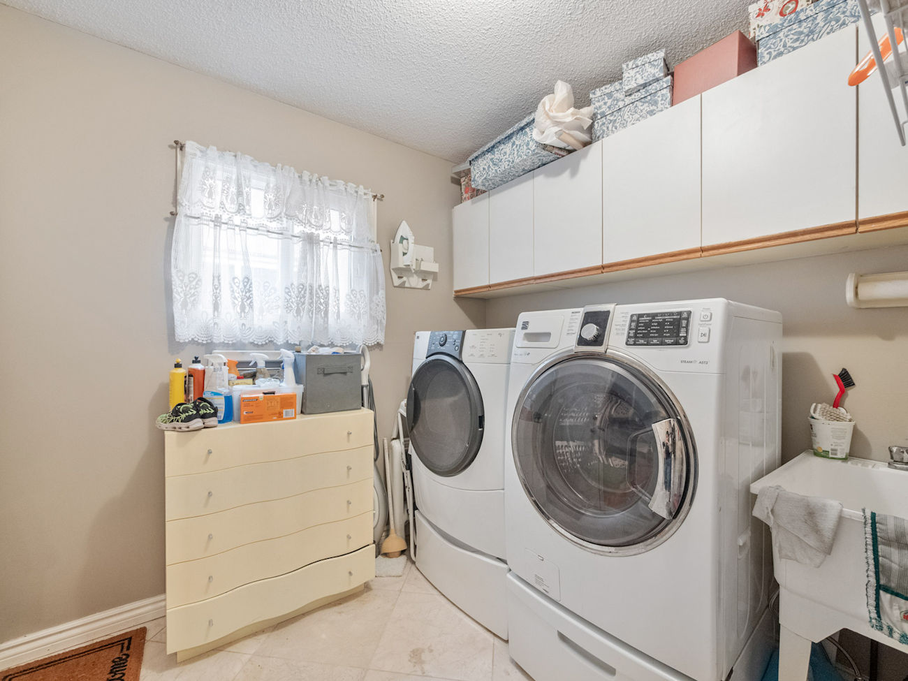 49 Miriam Crescent-30