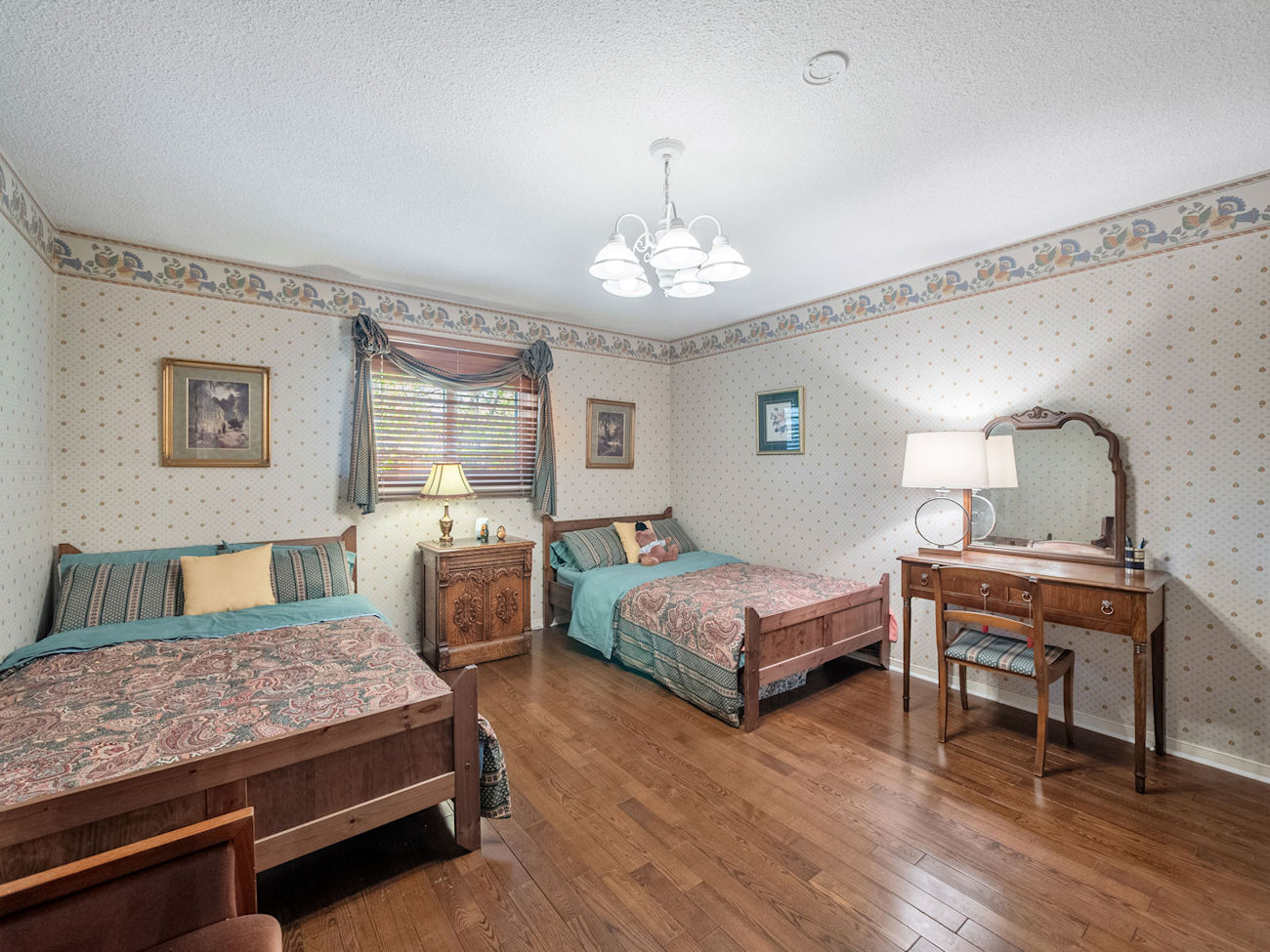 49 Miriam Crescent-40