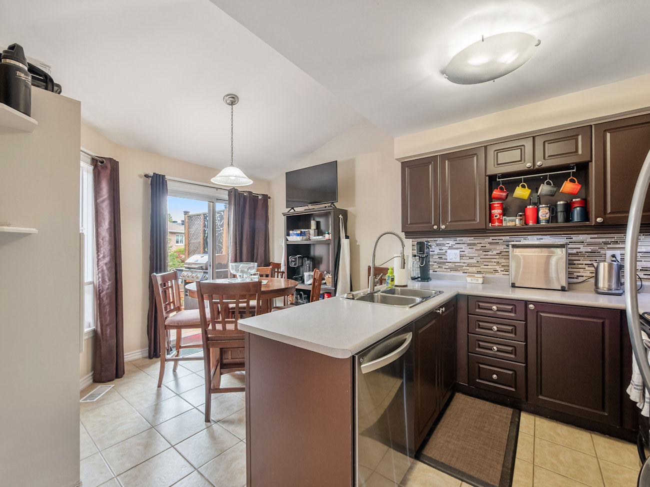 267 Warner Crescent (10)