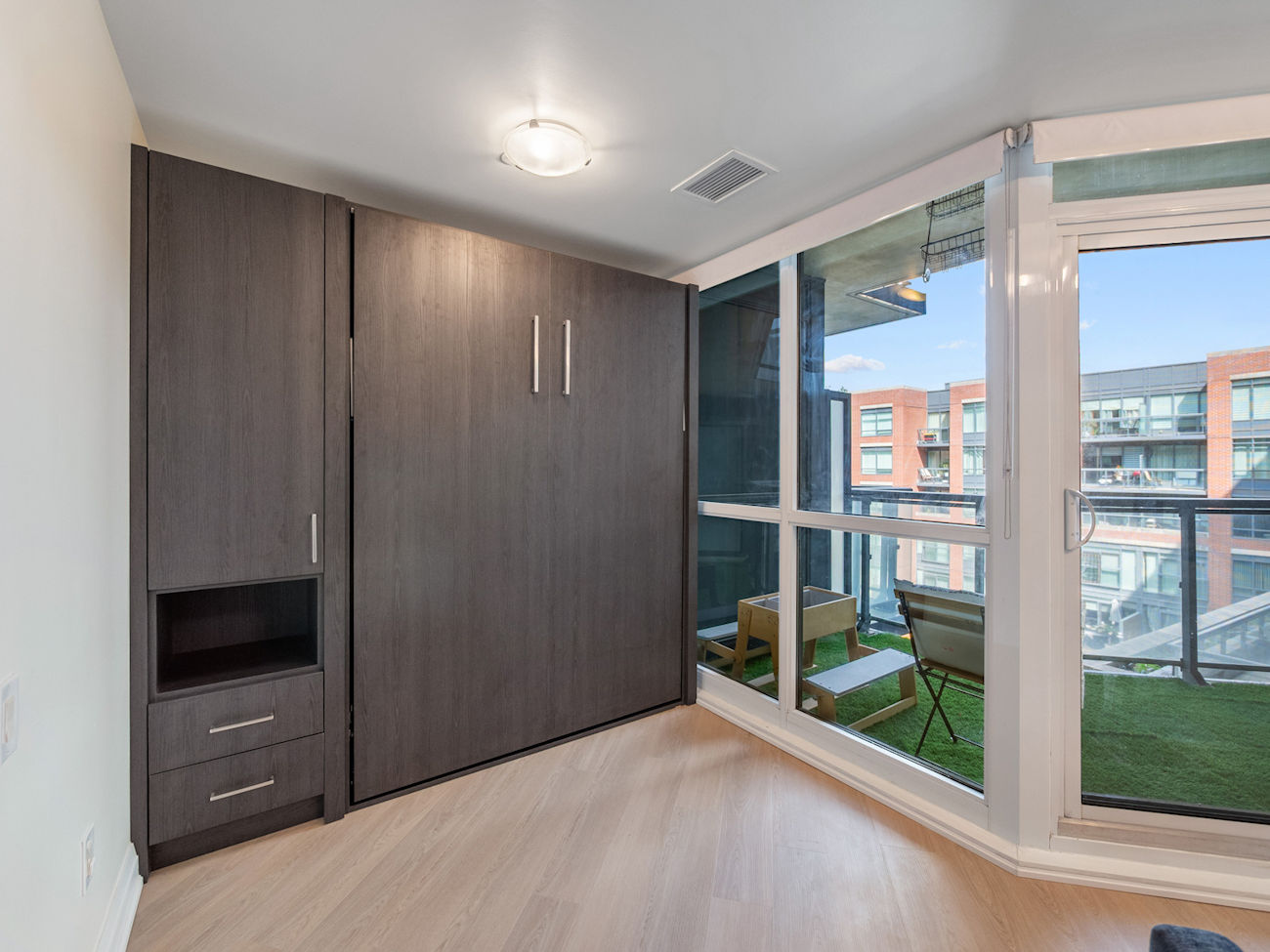 7608 Yonge Street Unit 405 (15)