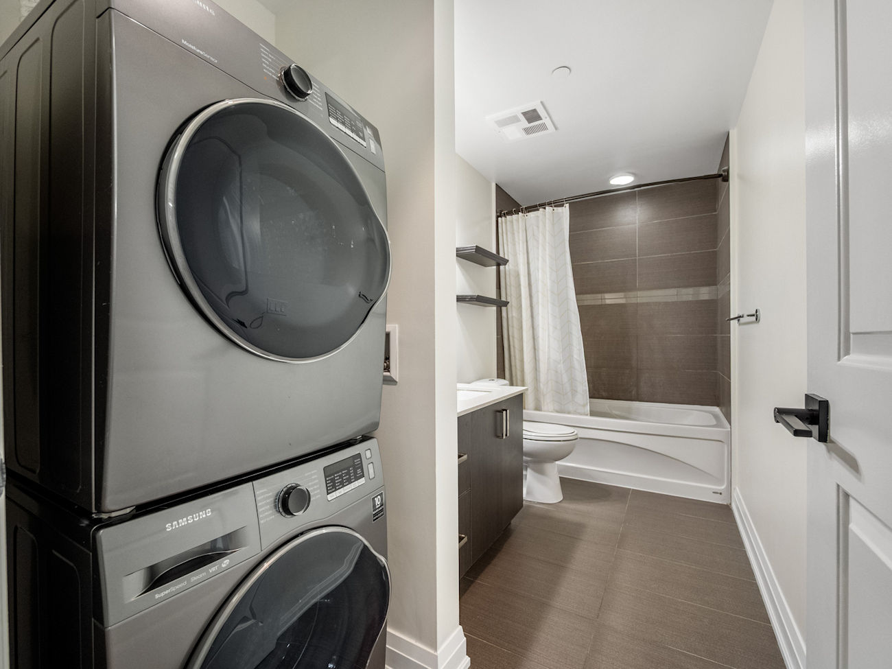 7608 Yonge Street Unit 405 (18)