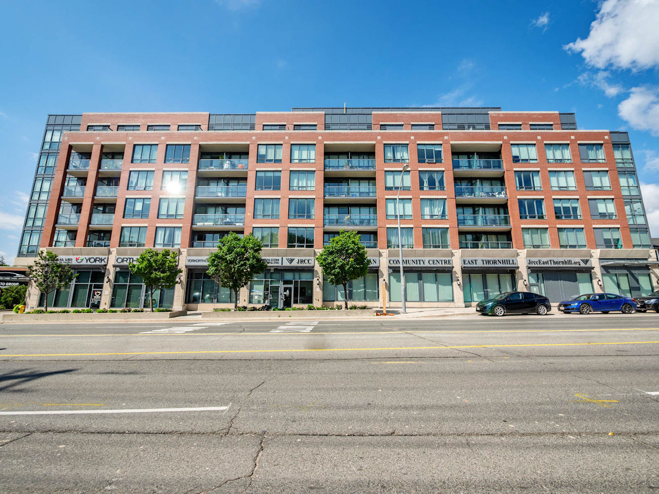 7608 Yonge Street Unit 405 (2)
