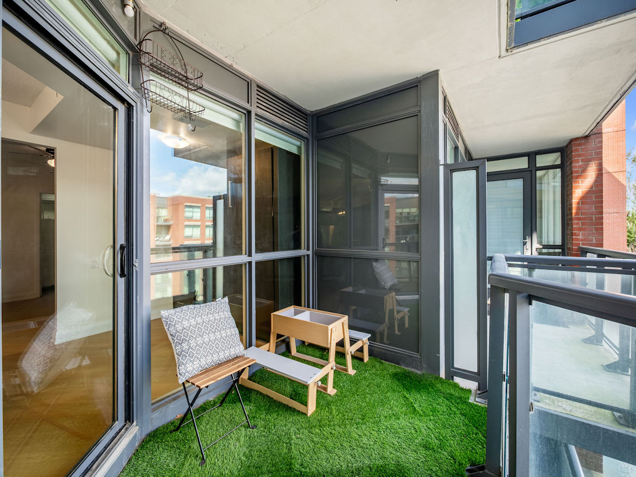 7608 Yonge Street Unit 405 (22)