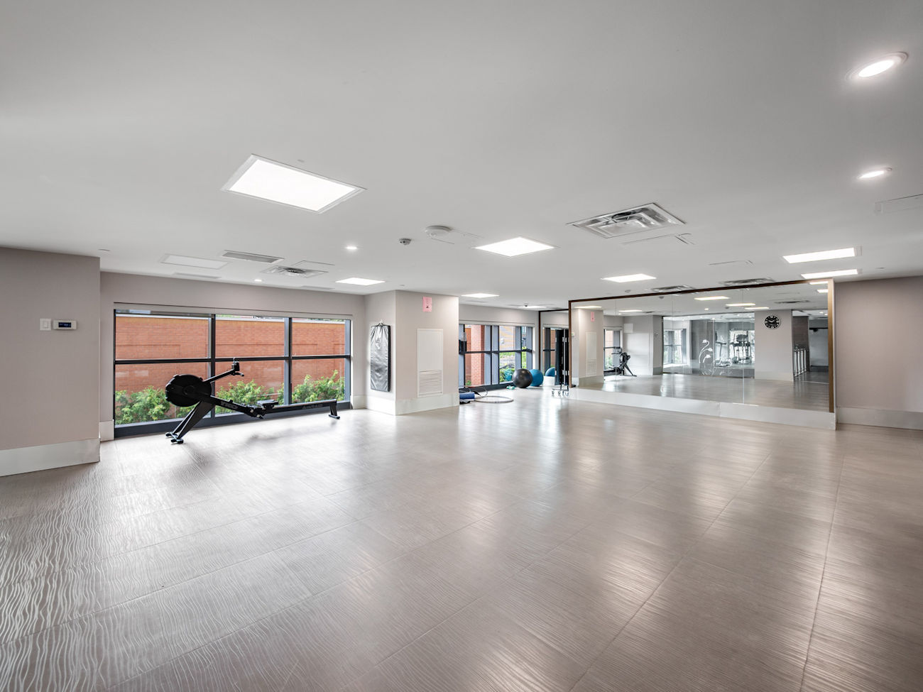 7608 Yonge Street Unit 405 (24)