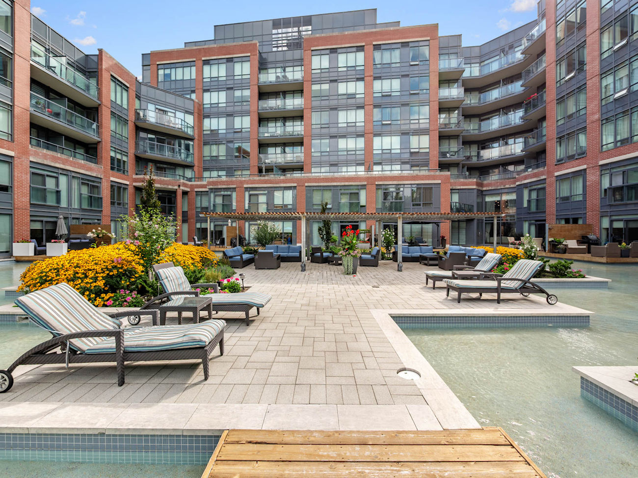 7608 Yonge Street Unit 405 (30)