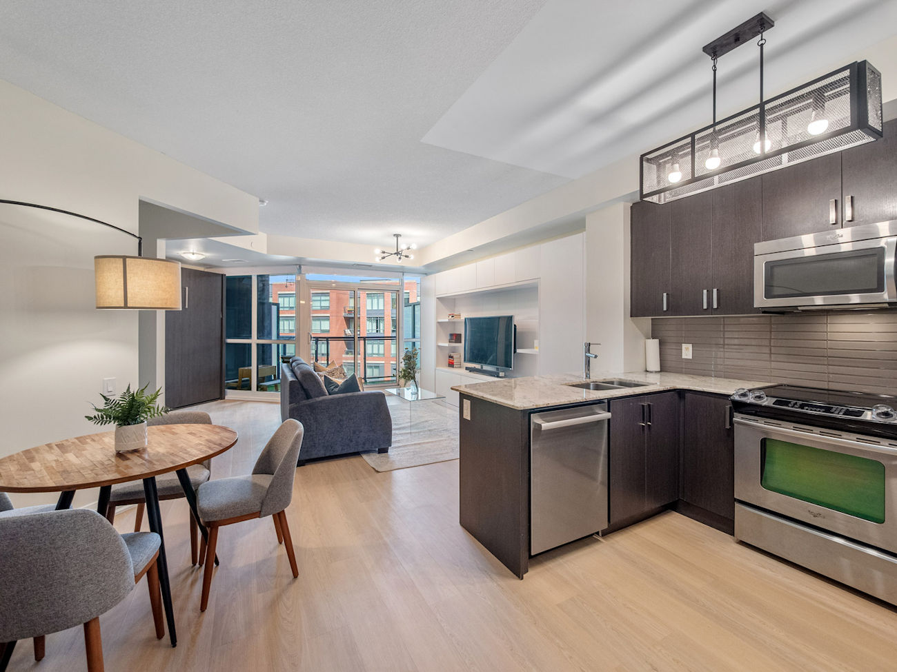 7608 Yonge Street Unit 405 (5)