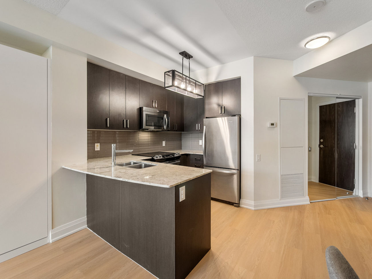 7608 Yonge Street Unit 405 (7)