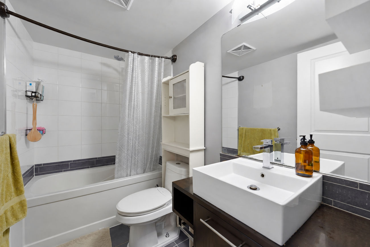 25 Town Centre Court Unit 3203 (5)